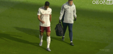 半场：利物浦0-0阿森纳，双方半场仅阿森纳1射正，萨利巴伤退